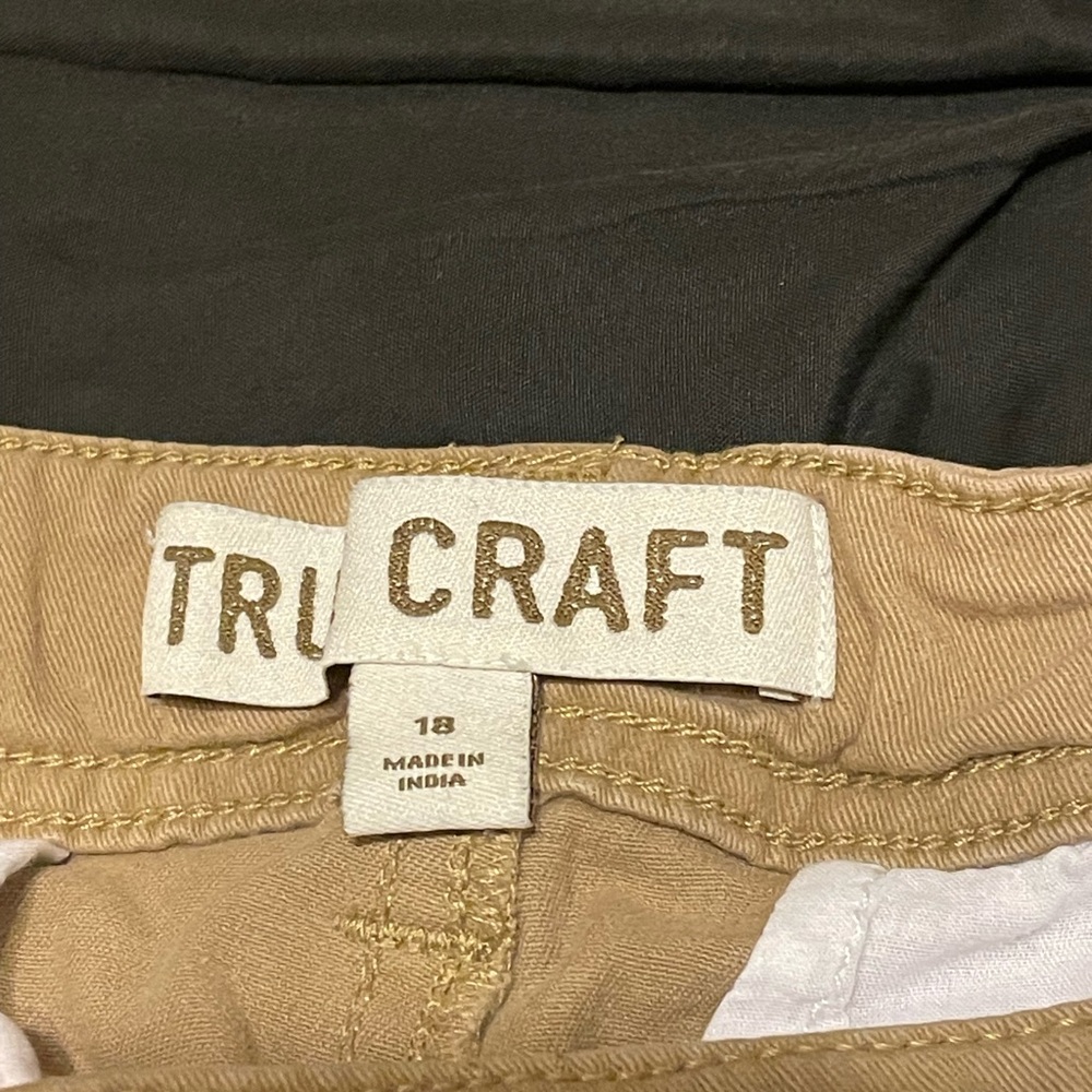 💙Boys Cargo Shorts. Size 18. Khaki. Great Condition. Clean‼️Final Price ❣️ - Picture 5 of 6